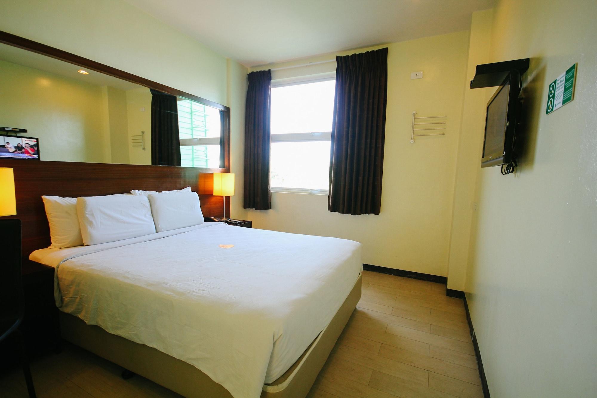 Go Hotels Bacolod Esterno foto