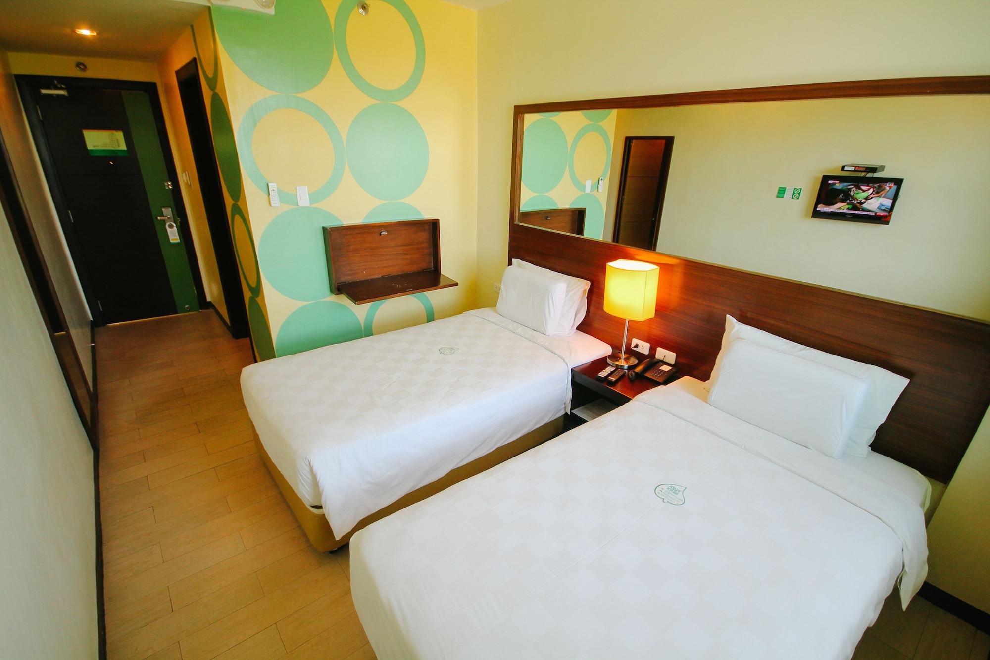 Go Hotels Bacolod Esterno foto