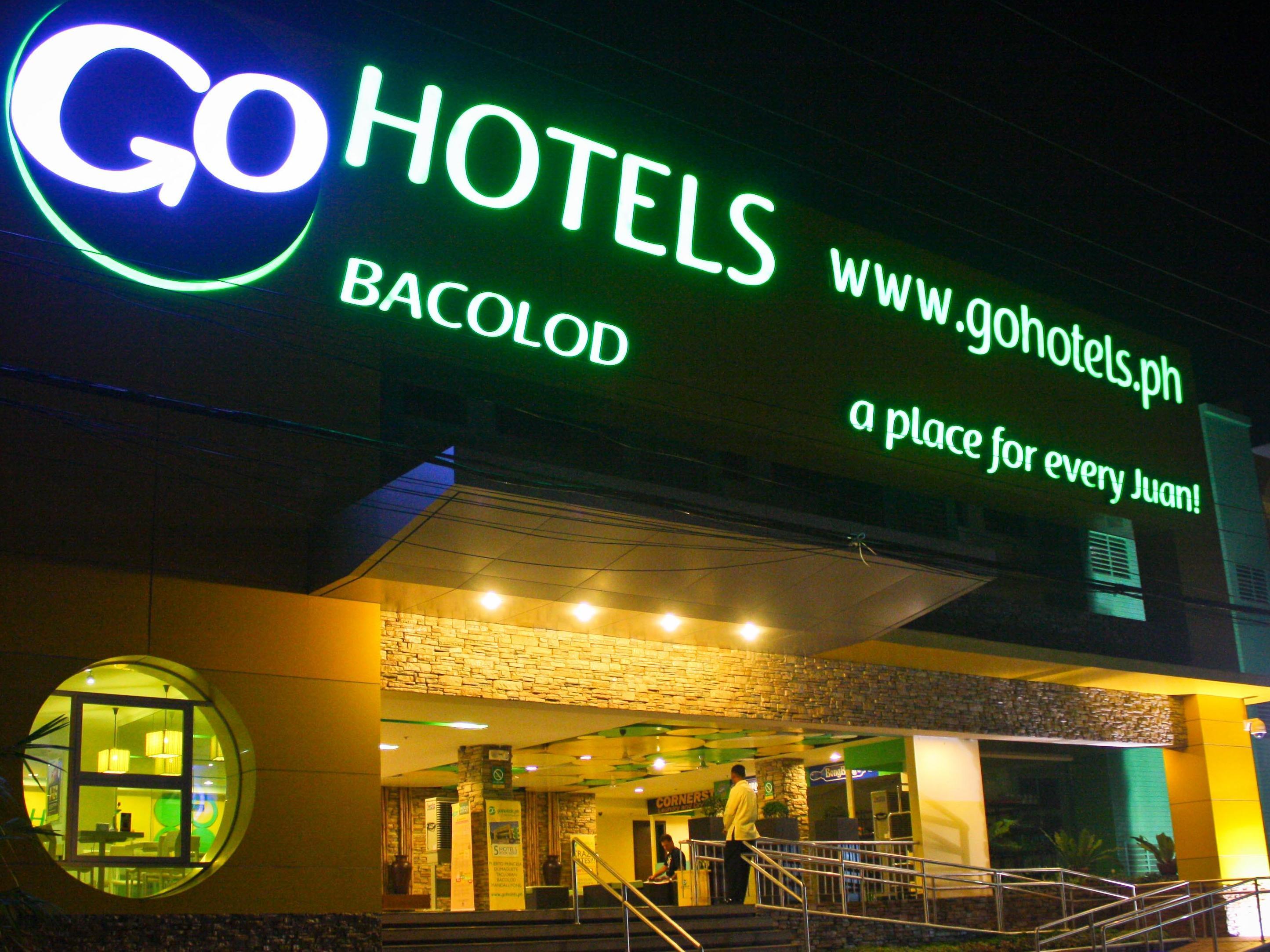 Go Hotels Bacolod Esterno foto