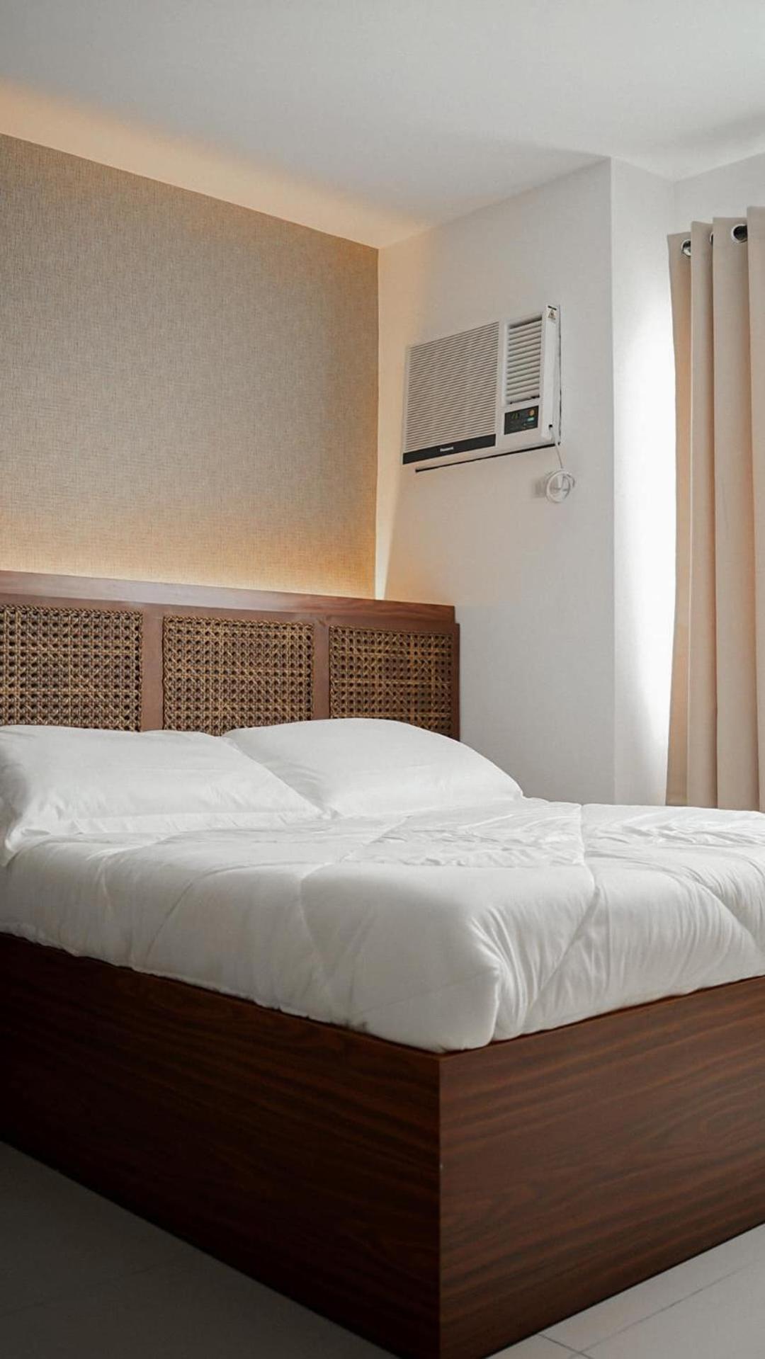 Go Hotels Bacolod Esterno foto