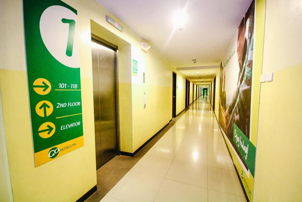 Go Hotels Bacolod Esterno foto