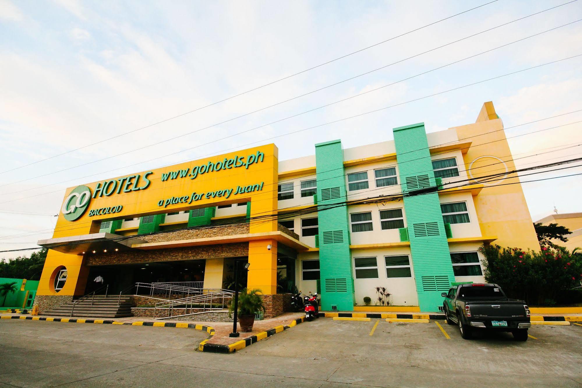 Go Hotels Bacolod Esterno foto
