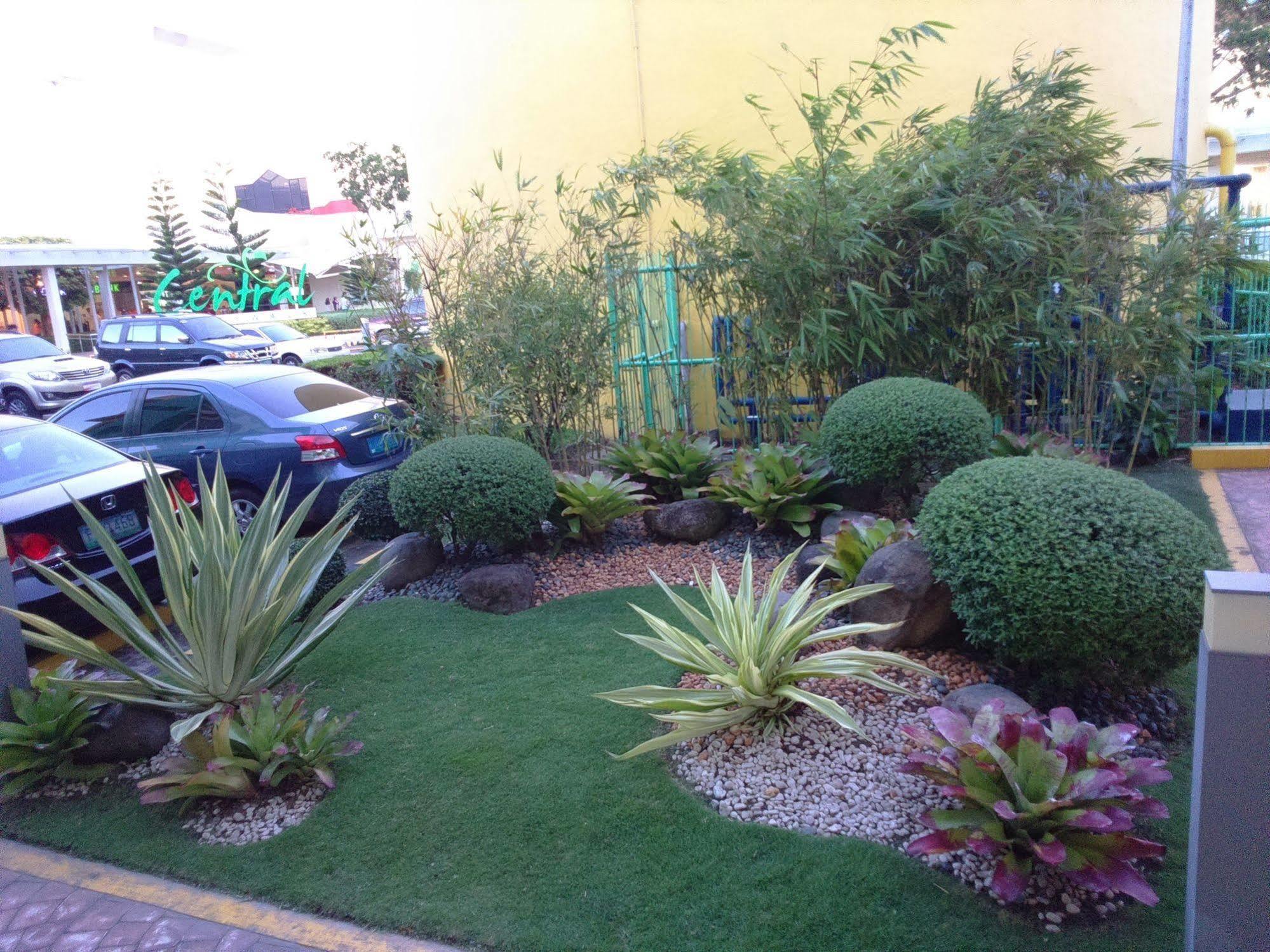 Go Hotels Bacolod Esterno foto
